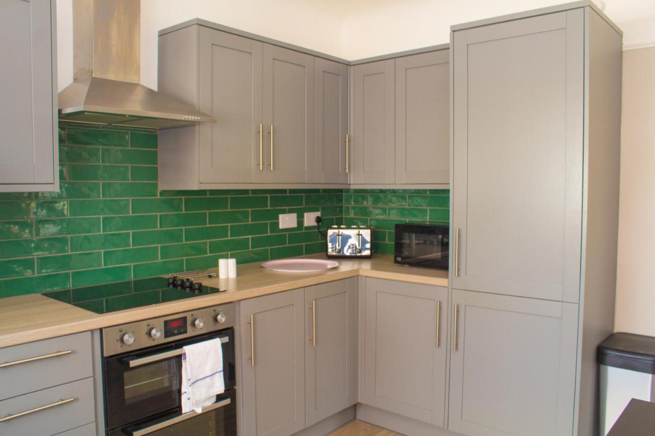 Cosy 3Bed Bungalow In West Kirby, Free Parking Frankby Extérieur photo