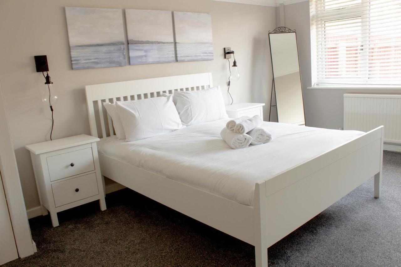 Cosy 3Bed Bungalow In West Kirby, Free Parking Frankby Extérieur photo