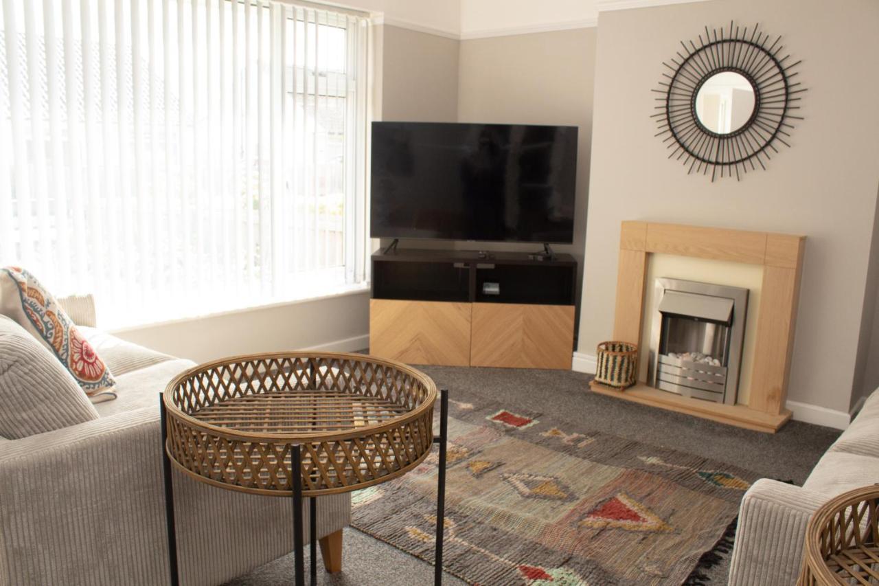 Cosy 3Bed Bungalow In West Kirby, Free Parking Frankby Extérieur photo