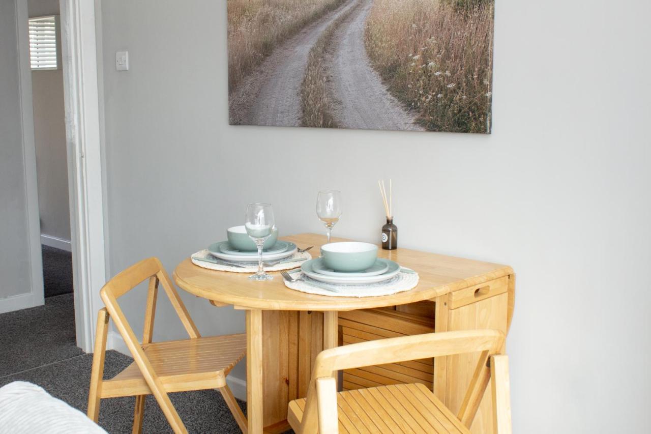 Cosy 3Bed Bungalow In West Kirby, Free Parking Frankby Extérieur photo