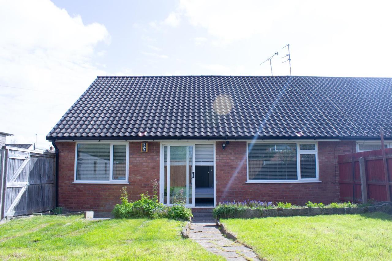 Cosy 3Bed Bungalow In West Kirby, Free Parking Frankby Extérieur photo