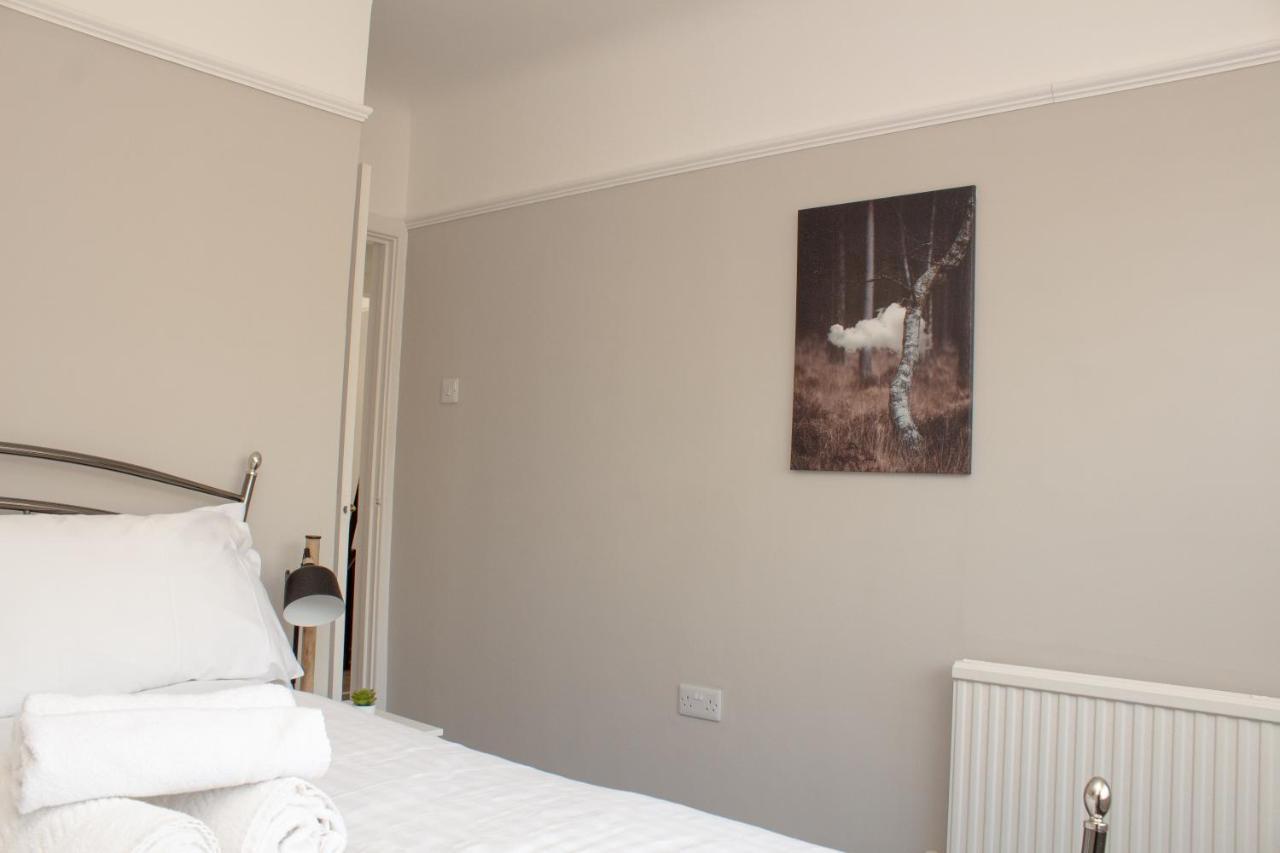 Cosy 3Bed Bungalow In West Kirby, Free Parking Frankby Extérieur photo